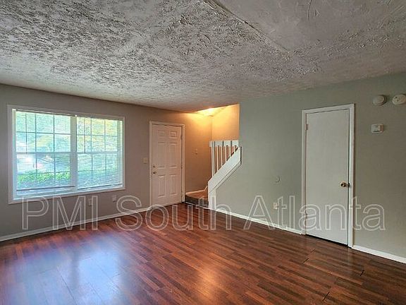 4th image of 2980 Spruce Cir Unit 2984
