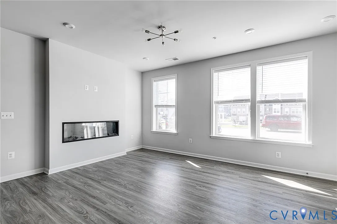 3 bed, 2.5 bath, 1573 sqft, $2,375 — Photo 4