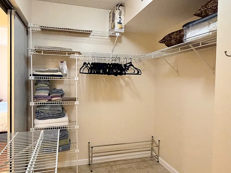 HUGE Primary walk in closet!
