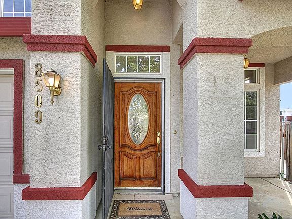 2nd image of 8509 Heritage Hill Dr