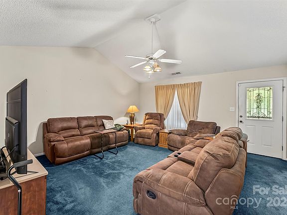 4th image of 3578 Kensington St