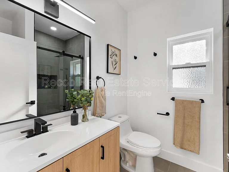 6730 Mohawk St #5 — Photo 9