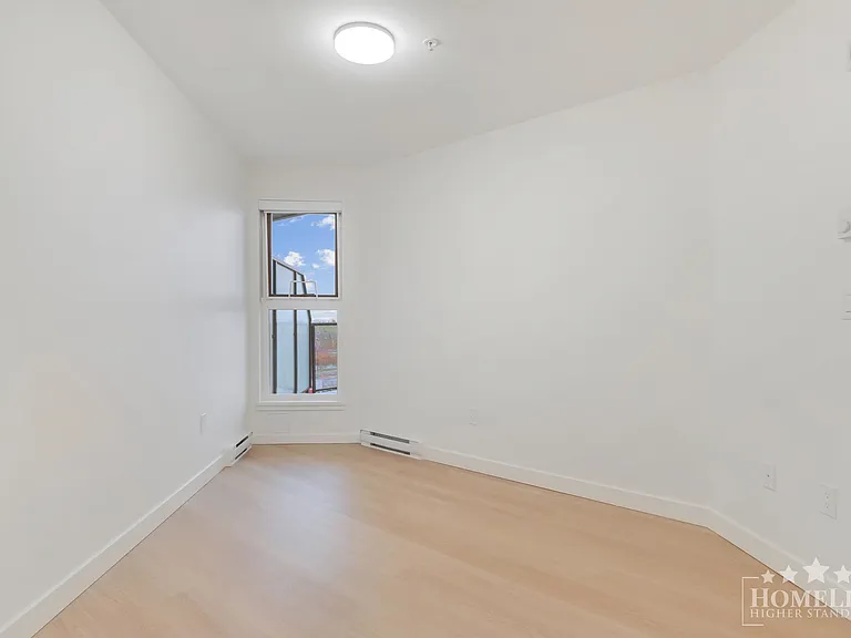 7980 206a St #614 — Photo 11