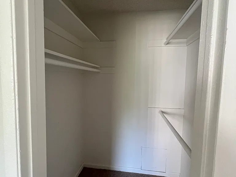 Lennox Lanai Apartments — Photo 18