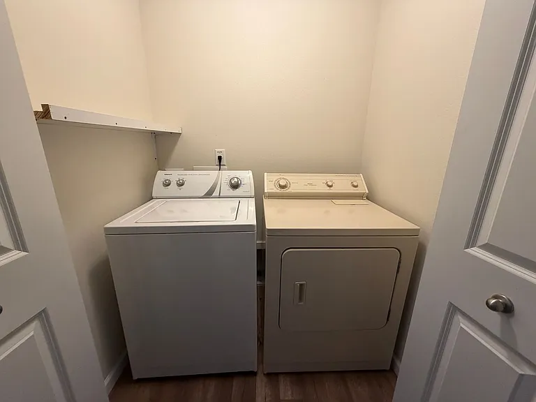 1450 Gooseberry St — Photo 9