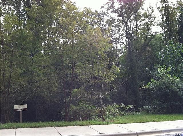 2nd image of 15 Lagrange Dr #23