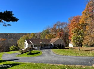1561 Creamton Dr, Pleasant Mount, PA 18453