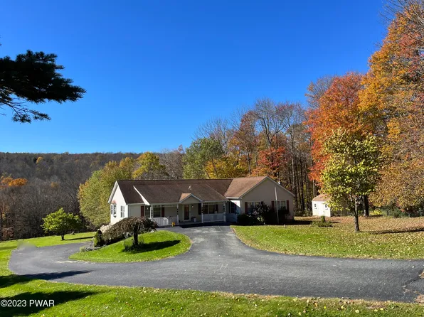 1561 Creamton Dr, Pleasant Mount, PA 18453
