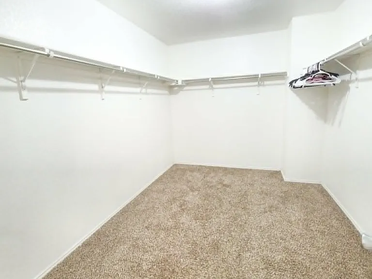 4440 Ravensbrook Ct — Photo 14