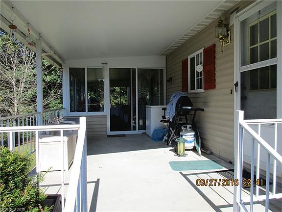 5th image of 9 N Howard Ln