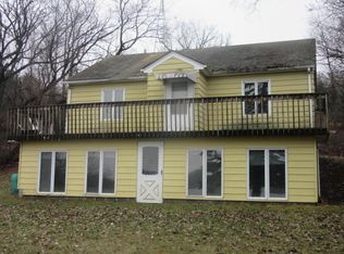 N7095 Oakwood Rd, Whitewater, WI 53190