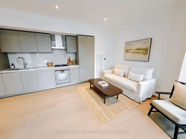 1315 Bay St #601, Toronto, ON M5R 2C4