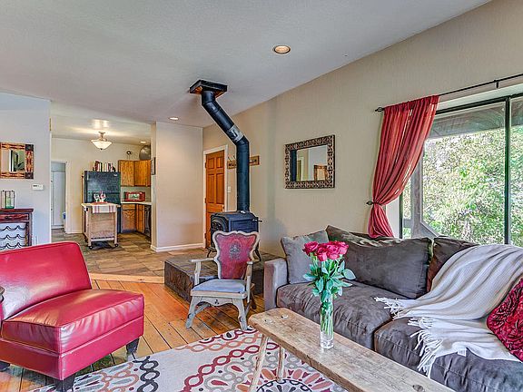 4th image of 10190 Keiser Ave