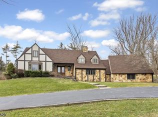 7 Rogers Rd, Far Hills, NJ 07931