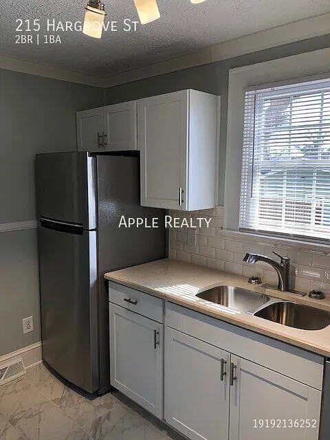 215 Hargrove St - Available in October! — Photo 4