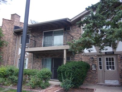 9S110 S Frontage Rd APT 205, Willowbrook, IL, 60527