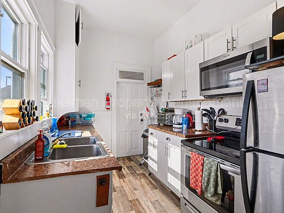 4th image of 426-428 S Westnedge Ave #2