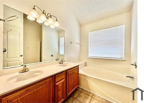 2210 Green Mere Dr — Photo 11