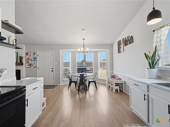 4th image of 3209 Carpet Ln