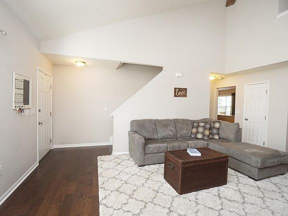 2nd image of 716 Willow Pond Ct