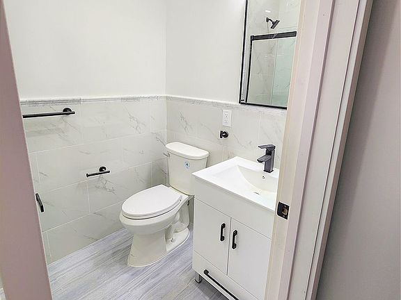 5th image of 239 Lenox Ave #3
