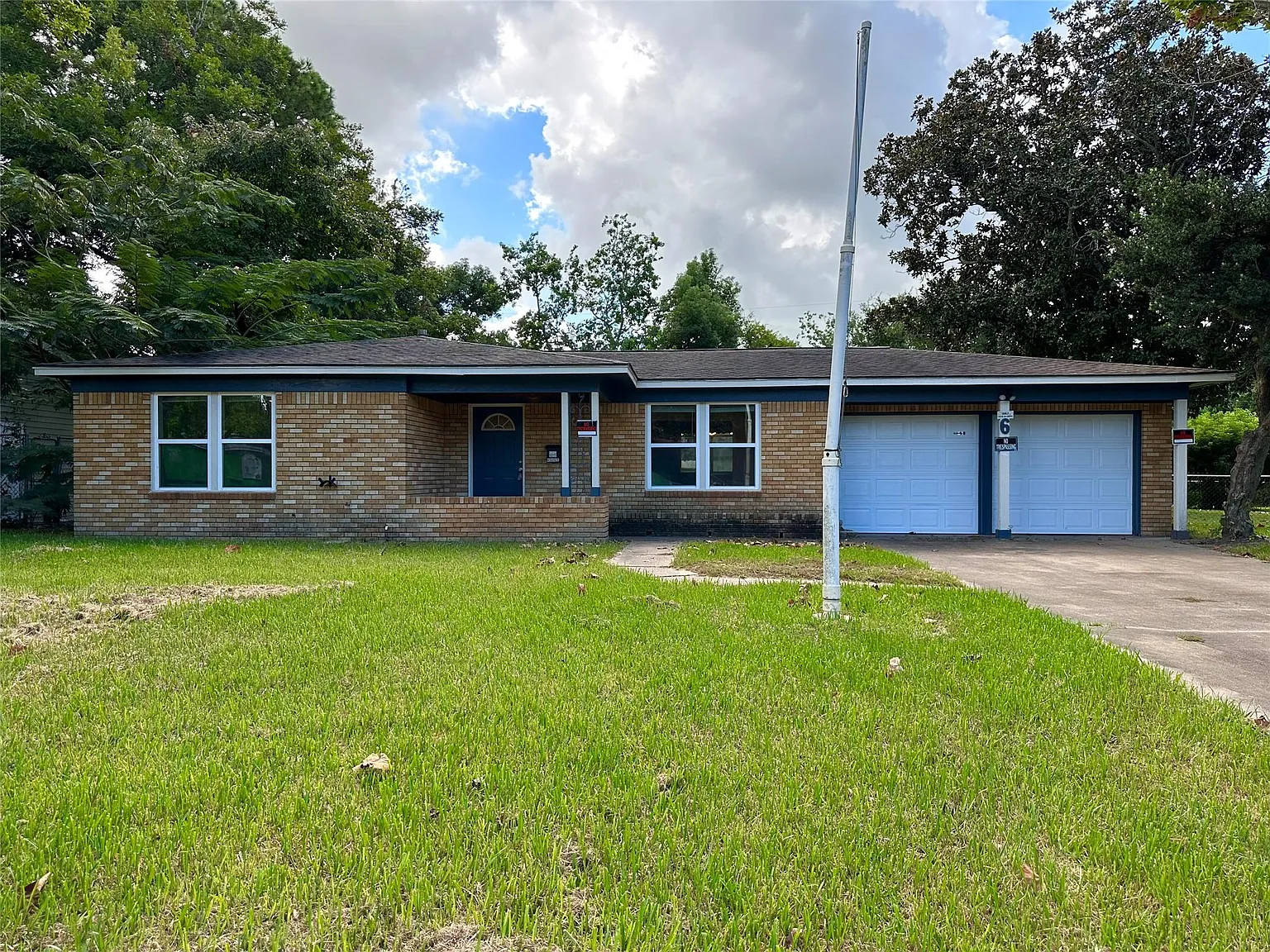 3 bed, 1.0 bath, 1155 sqft, $1,700 — Photo 4