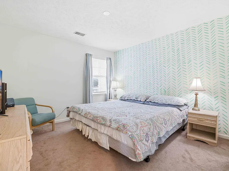 510 White River Dr #24F — Photo 11