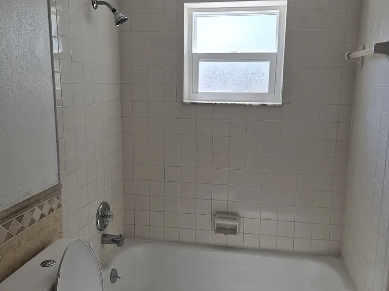 410 49th Ave N — Photo 30