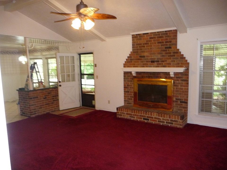 2nd image of 605 Critz St