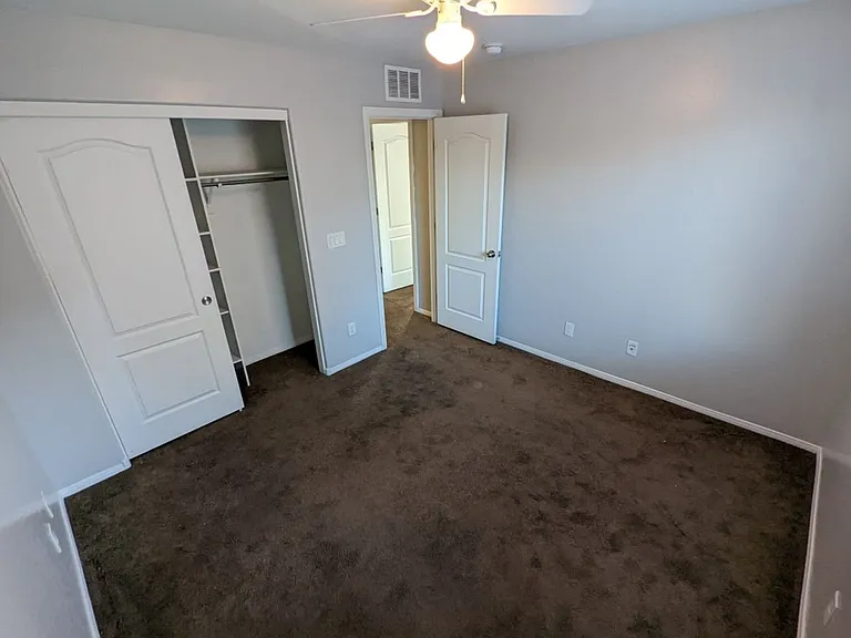 7760 Floral Fabric Ct — Photo 38
