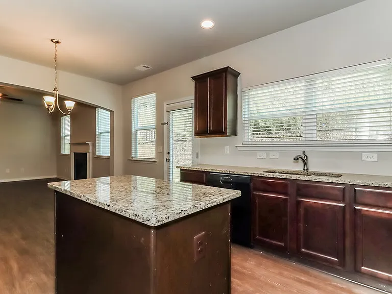 220 Foggy Creek Ln — Photo 9