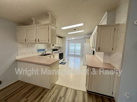 4th image of 10614 Hayden Ave