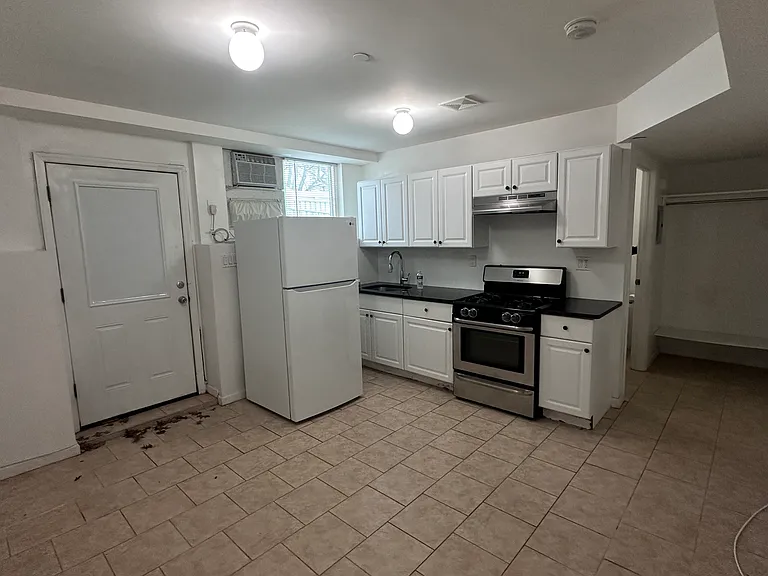 72 Byrne Ave #1 — Photo 2