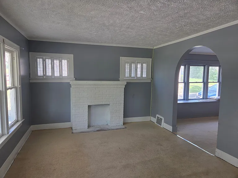 296 Liberty St — Photo 4
