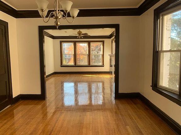 5th image of 6143 S Sacramento Ave #2