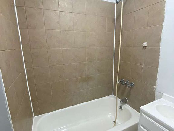 4th image of 119 Ludlow St #1
