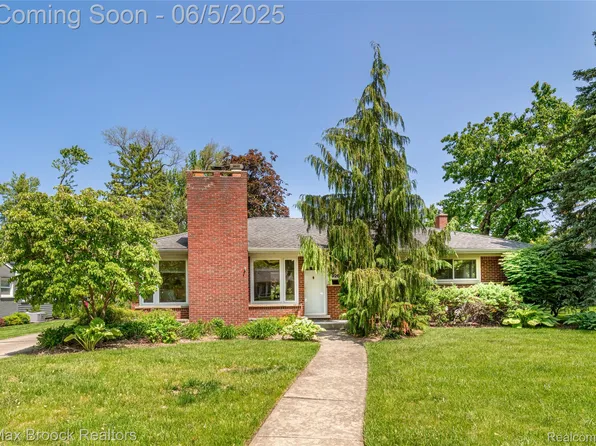 16926 Beverly Rd, Beverly Hills, MI 48025