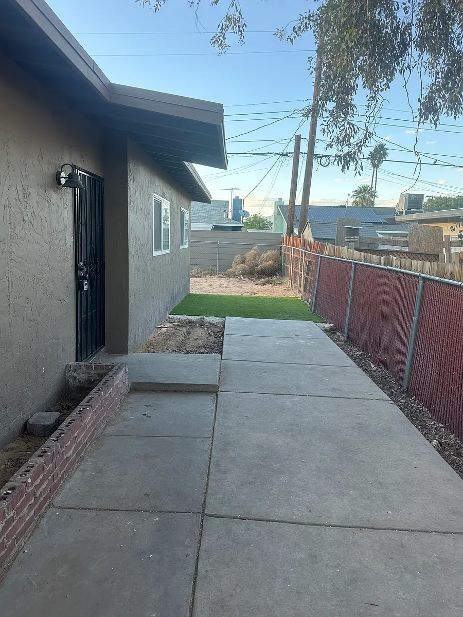Building Photo - 5900 Gipsy Ave