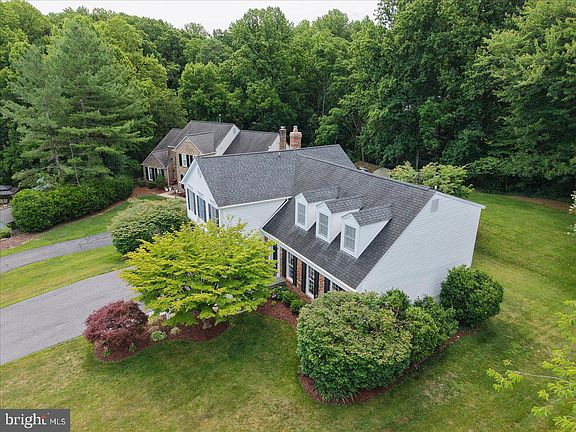 3rd image of 9 Kings Valley Ct