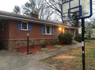 212 Louella Dr, Winston Salem, NC 27107