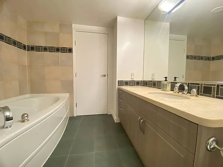 198 Aquarius Mews — Photo 44
