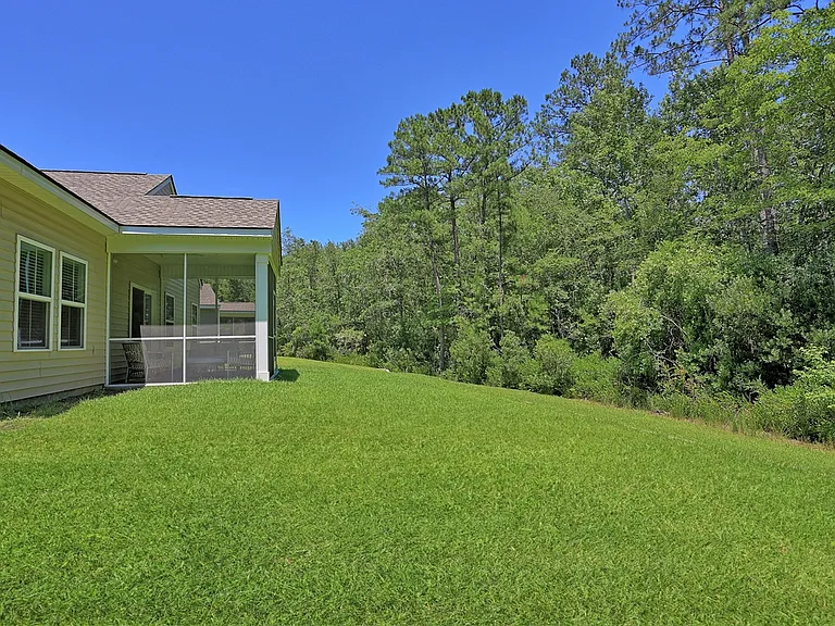 130 Kingswood Cir — Photo 43