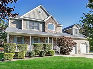 718 New Jersey Ave, Pine Beach, NJ