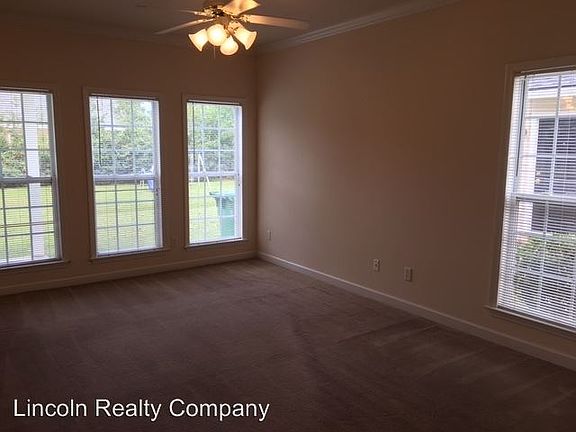 3rd image of 3226B Oak Garden Dr