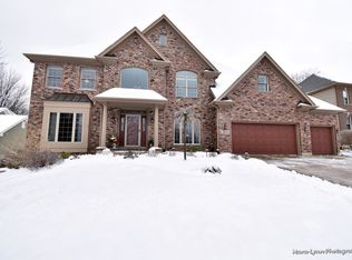 39W231 Pauley Sq, Geneva, IL 60134