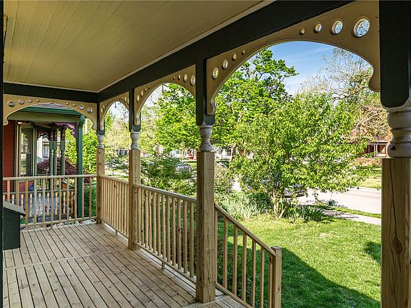 5th image of 320 Park Dr