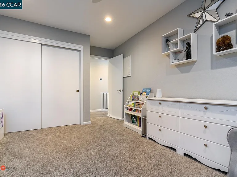 2904 Canterbury Cir — Photo 10