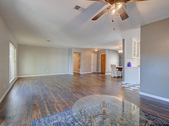 5th image of 1700 Luthy Dr NE