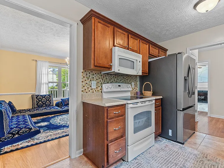 1408 Burford Ct — Photo 8