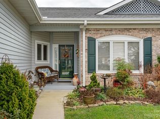 8 Country Meadows Ln, Hendersonville, NC 28792